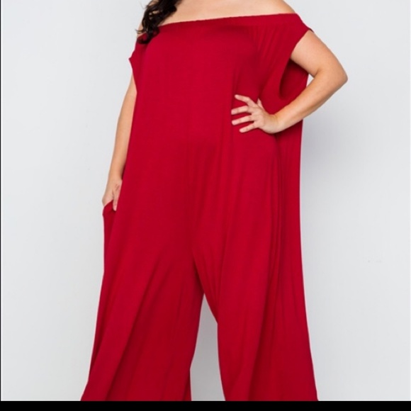 😍 LAST ONE RED JUMPSUIT😍💯 FIRM PRICE - Picture 4 of 6